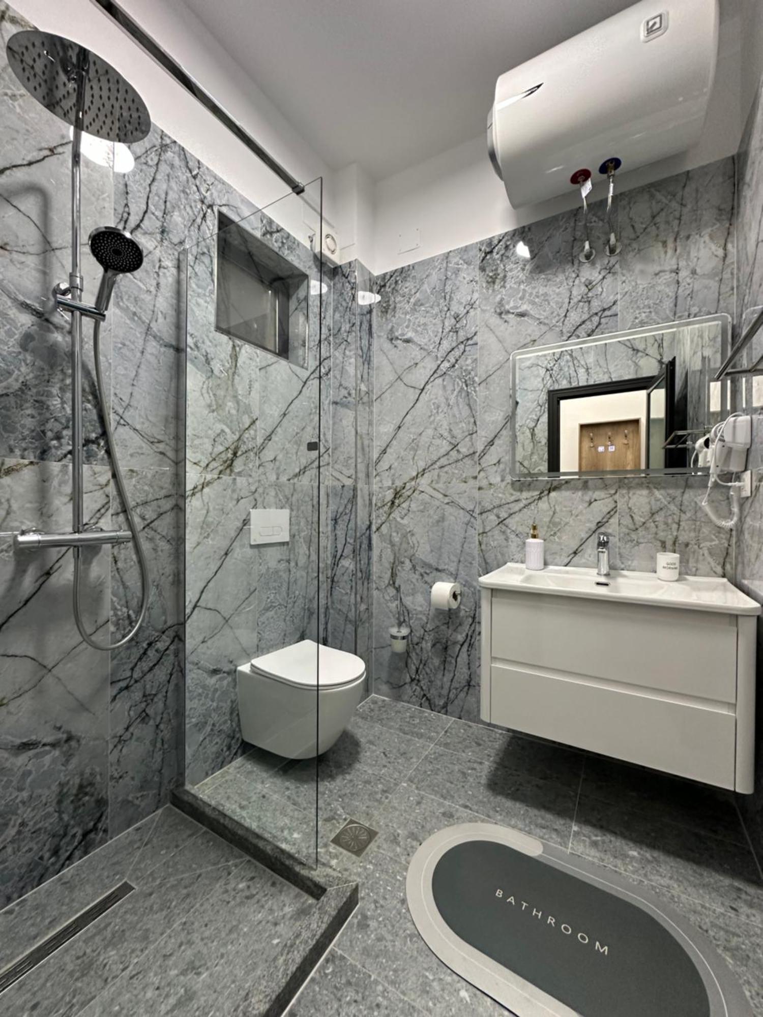 Lola'S Rooms Gjirokastër Екстериор снимка
