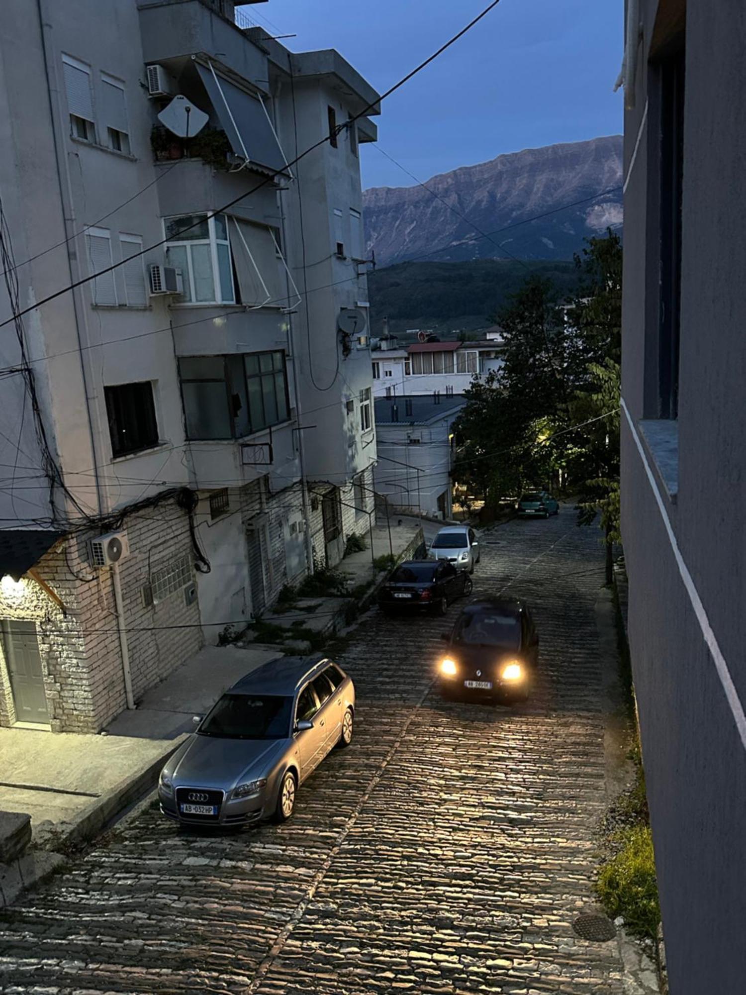 Lola'S Rooms Gjirokastër Екстериор снимка