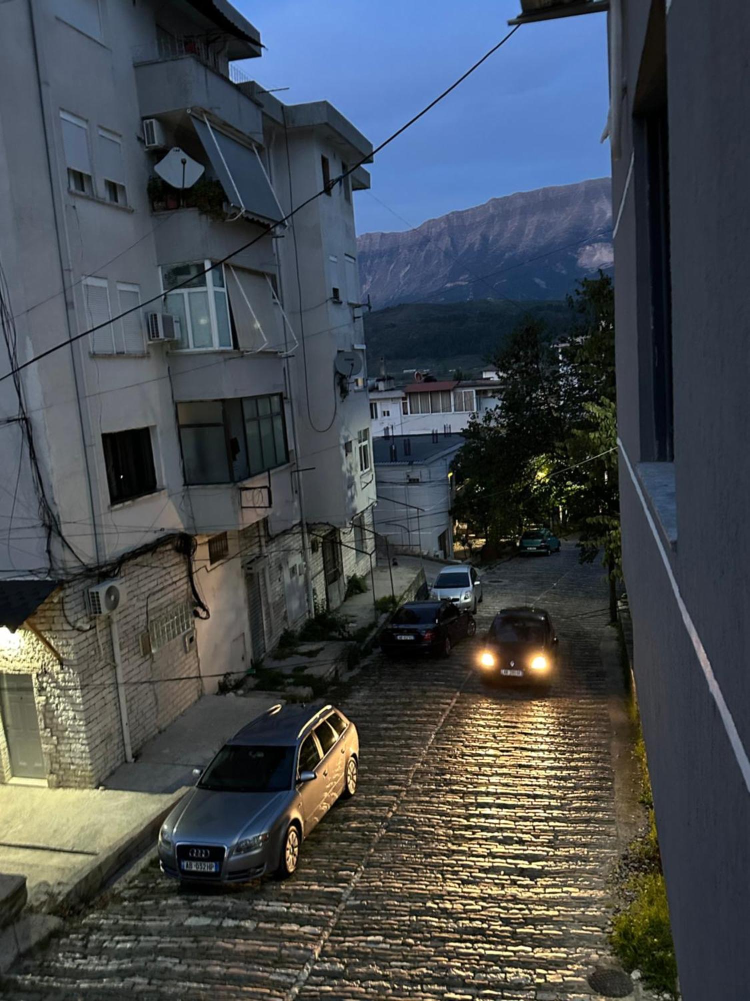 Lola'S Rooms Gjirokastër Екстериор снимка
