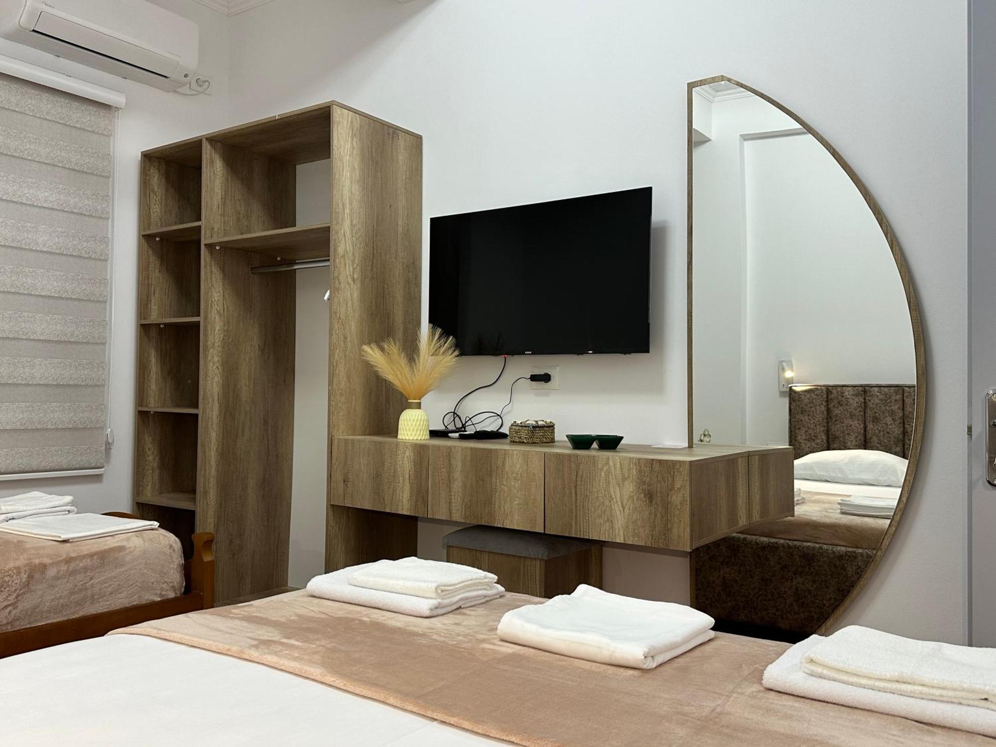 Lola'S Rooms Gjirokastër Екстериор снимка